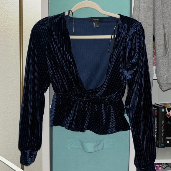 Velvet Low-Cut Top - Picture 1 of 2